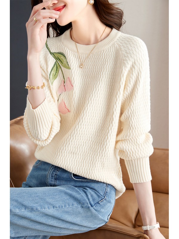 Xiaoxiangfeng Jacquard Embroidered Round Neck Knit Top For Women's Autumn And Winter New Design Sense, Small And Loose Sweater